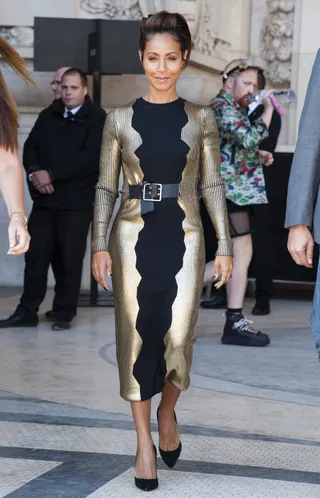 No. 1 Stunna - Jada Pinkett-Smith sparkles in black and gold outside the Guy Laroche Spring/Summer 2016 runway show in Paris.(Photo: KCS Presse / Splash News)