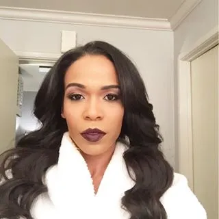 Face Time - Michelle Williams was serving face backstage as she got dressed for a recent appearance. (Photo: Michelle Williams via Instagram)