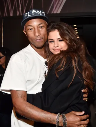 620988125EL00004_iHeartRadi