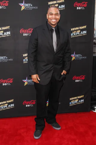 Hangin' With Omar - Smart Guy&nbsp;and Hangin' With Mr. Cooper star Omar Gooding rocks an all-black ensemble on the red carpet. (Photo: Chelsea Lauren/WireImage)