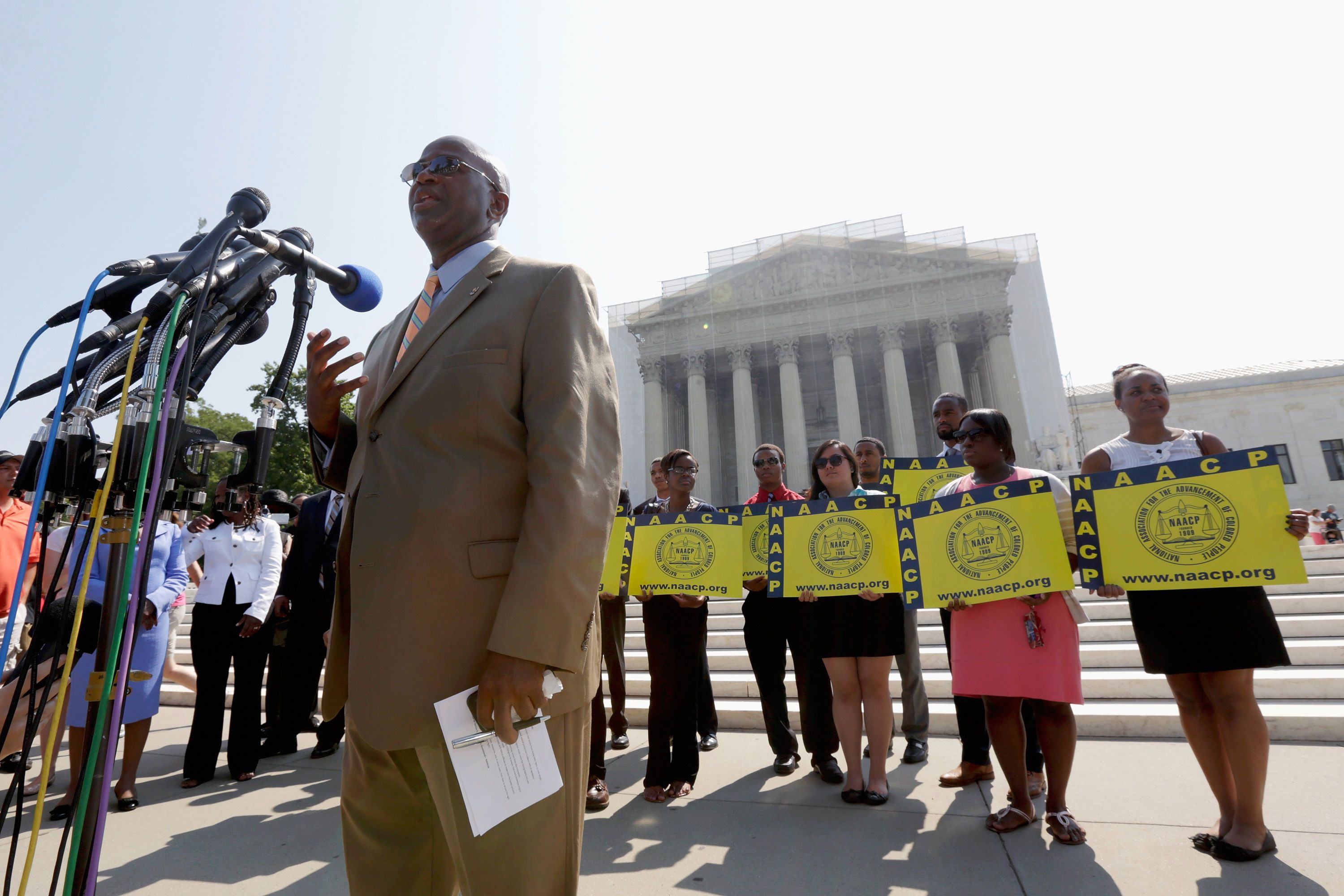 Supreme Court Strikes Down Key Part of Voting Rights Act