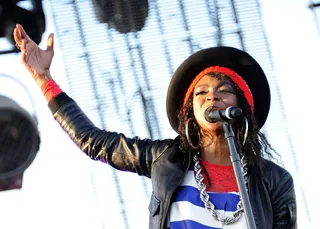 /content/dam/betcom/images/2011/05/Music-5.1-5.15/050311-music-lauryn-hill.jpg
