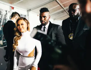 Jason Derulo's Got 50's Ex on His Arm - Jason Derulo took his new lady — and 50 Cent's ex — Daphne Joy as his date to the 2016 People's Choice Awards in California.(Photo: Mike Windle/Getty Images for The People's Choice Awards)