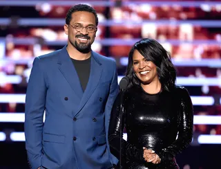 Black Hollywood - Mike Epps and Nia Long held down their presenting duties at the 2016 People's Choice Awards.(Photo: Kevin Winter/Getty Images)