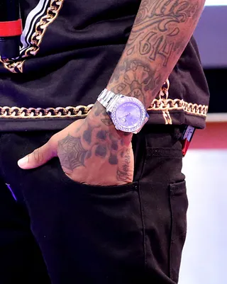 Black and Gold - Host Bow Wow blinged out. (Photo:&nbsp; Rob Kim/BET/Getty Images for BET)