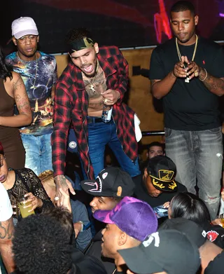 Turning Up - Chris Brown was spotted getting turnt at a Las Vegas nightclub on New Year's Day.(Photo: Bryan Steffy/Getty Images for Drai's Beachclub-Nightclub)