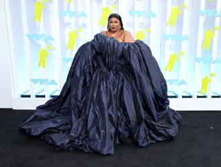 082822-style-2022-mtv-video-music-awards-red-carpet-lizzo.jpg