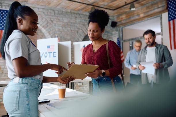 People signing up to be a poll worker