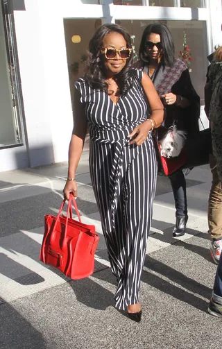 Star in Stripes - Star Jones rocks a vertical-striped maxi-dress at lunch with a friend in Beverly Hills.&nbsp;(Photo: BLW, PacificCoastNews)