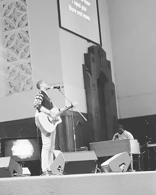 ESSENCE Music Festival Moves - Jonathan Reynolds performed for the second year at the ESSENCE Music Festival.(Photo: Jonathan McReynolds via Instagram)