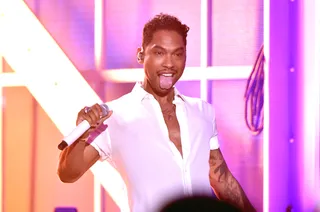 Tongue Lash - Miguel brought his signature funk to the stage at the VH1 Big Music in 2015: You Oughta Know concert.(Photo: Mike Coppola/Getty Images for VH1)