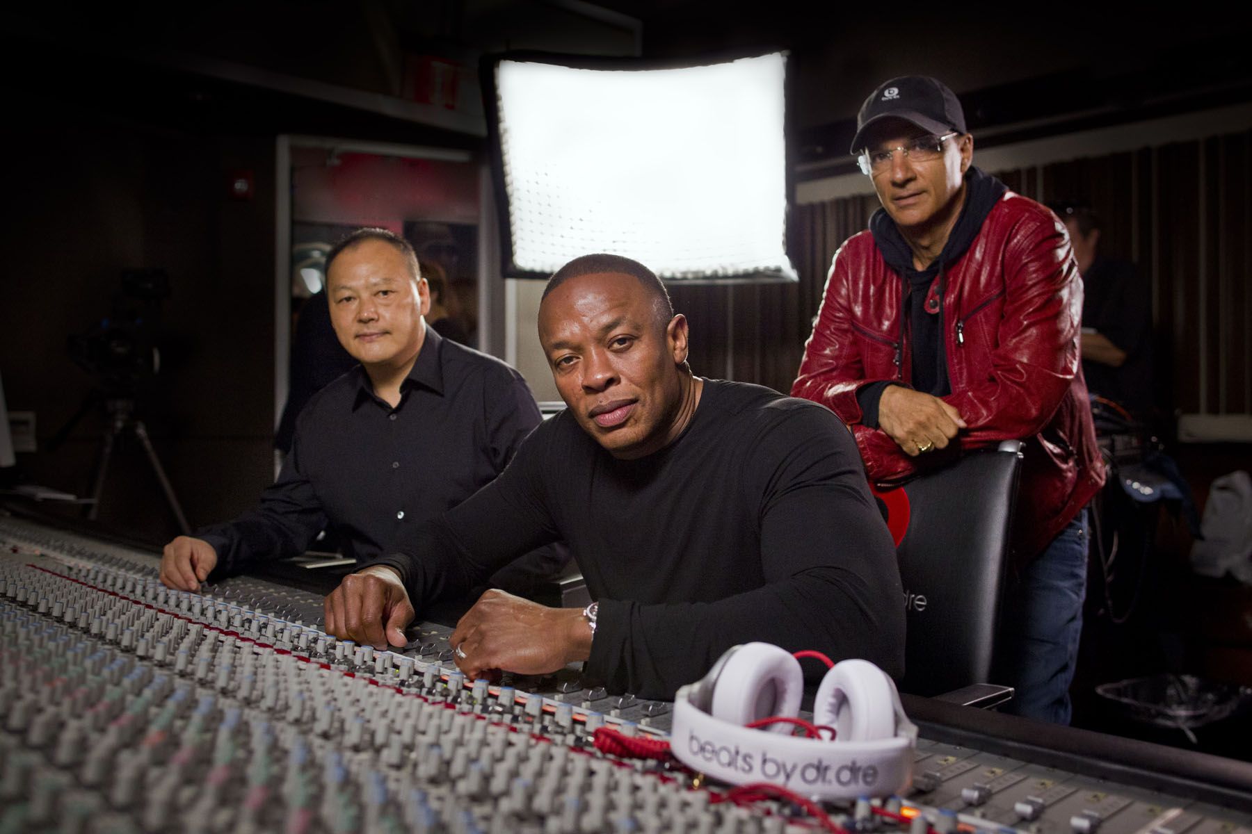 Rap Gets Live - - Image 20 from 20 Ways Dr. Dre's The Chronic Changed ...