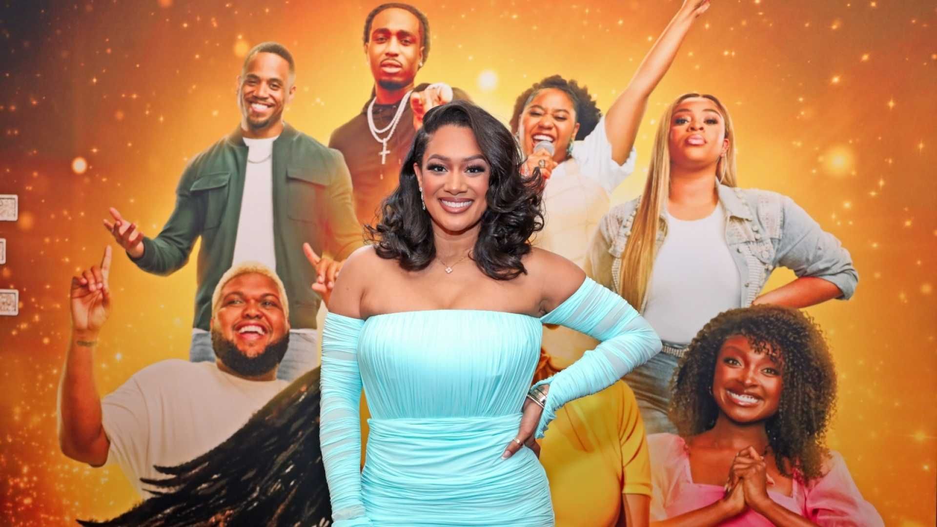 STAR WALK  black crystal US 10  28.0cm US singer Crystal Gayle poses with her guest Tanya Tucker after