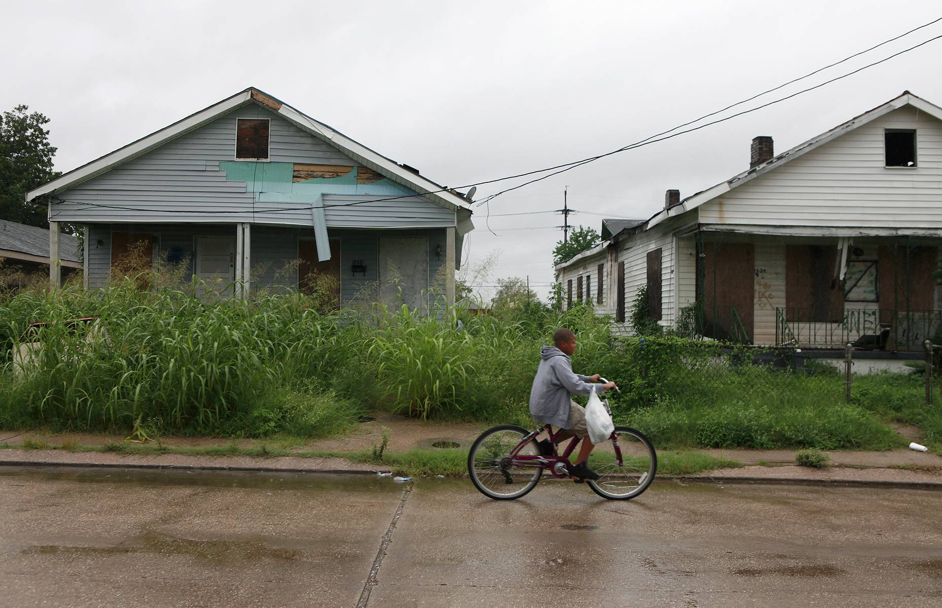 FEMA Ask Hurricane Victims to Return Relief Money   - The Federal Emergency Management Agency this week announced that it is seeking to recover more than $385 million — about $4,622 per recipient per recipient — it says was mistakenly paid to victims of hurricanes Katrina, Rita and Wilma. Congressional testimony revealed FEMA workers made clerical errors and failed to properly interview applicants wanting to receive financial aid.—Britt Middleton(Photo: Joe Raedle/Getty Images)