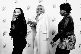 Vintage, Baby! - Mary J. Blige attended the Stella McCartney Autumn 2016 presentation looking like a million bucks in L.A.(Photo: Frazer Harrison/Getty Images)