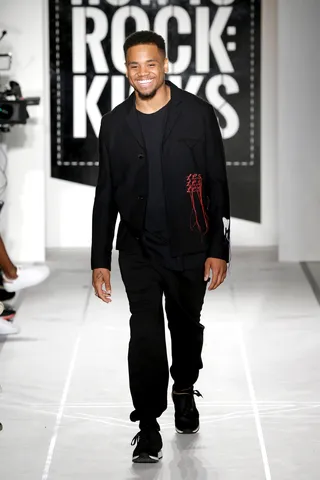 Mack Magic - Mack Wilds takes the blazer to new heights with black on black done right.CREDITS:• Siki IM Dropped crotch jogger pants• Siki IM embroidered thread jacket• Uniqlo black t-shirt• Number II VIII VIII black running sneakers(Photo: JP Yim/Getty Images)