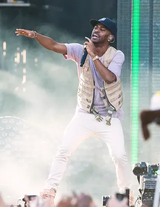 Play No Games - Big Sean literally ran the stage Sunday night.(Photo: Splash News)