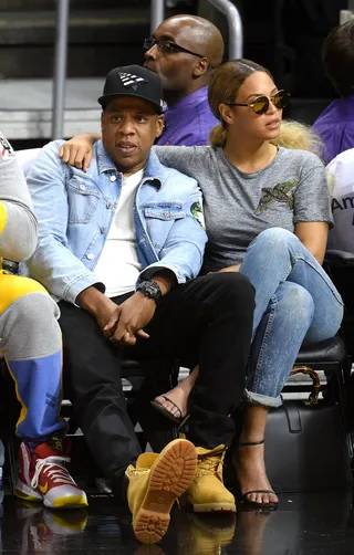 Jay and Bey Are in Formation - Jay Z and Beyoncé were coupled up at the game between the Brooklyn Nets and the Los Angeles Clippers at the Staples Center in Los Angeles.   (Photo: Noel Vasquez/GC Images)