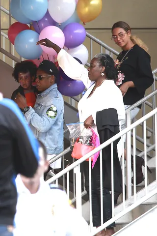 Royal Family - Beyoncé and Jay Z were spotted leaving a children's party at Giggles N' Hugs with their little girl Blue Ivy in Century City.&nbsp;(Photo: WENN.com)