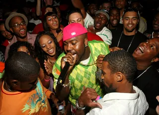 82552068EM024_Undrcrwn_Expe