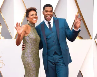 Hosts Unite - Robin Roberts and Michael Strahan cheesed on the carpet at the 88th Annual Academy Awards.(Photo: Splash News Splash)