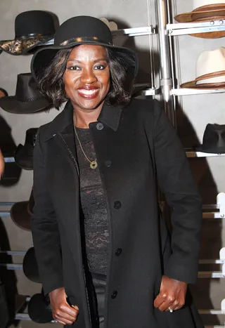 All-Black Everything - Viola Davis showed off a cute hat look in the Golden Globes 2016 Luxury Lounge.(Photo: Maury Phillips/Getty Images for GBK Productions)