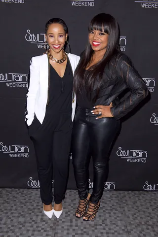 Golden Girls - Singers Vivian Green and Shanice capture a quick flick for the books! (Photo: Earl Gibson/BET/Getty Images for BET)