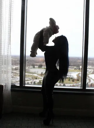 Flawless (Remix) - "I just had a baby 'bout a week ago!"(Photo: Lil Kim via Instagram)