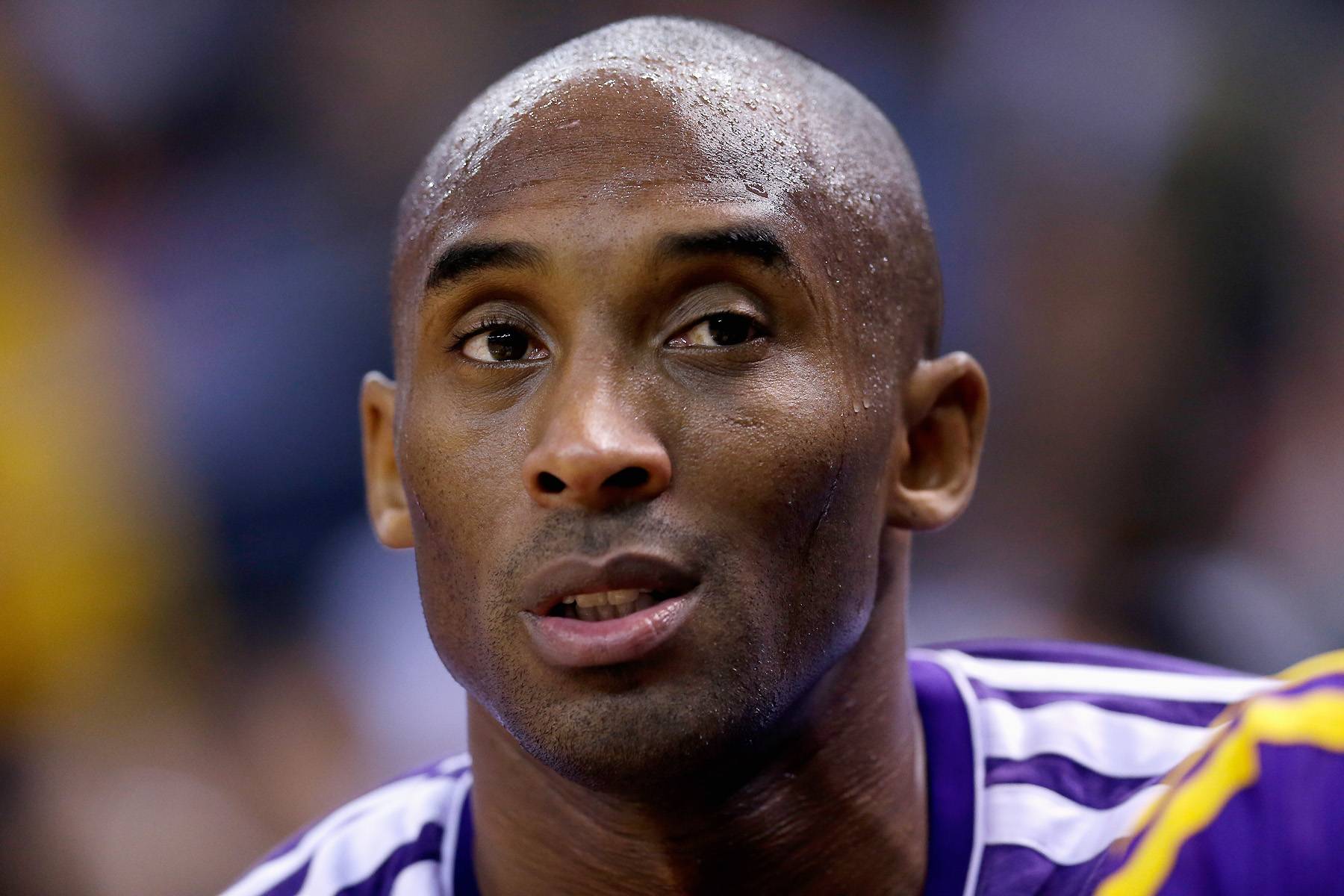 Kobe Bryant Takes to Twitter on Lakers Trade