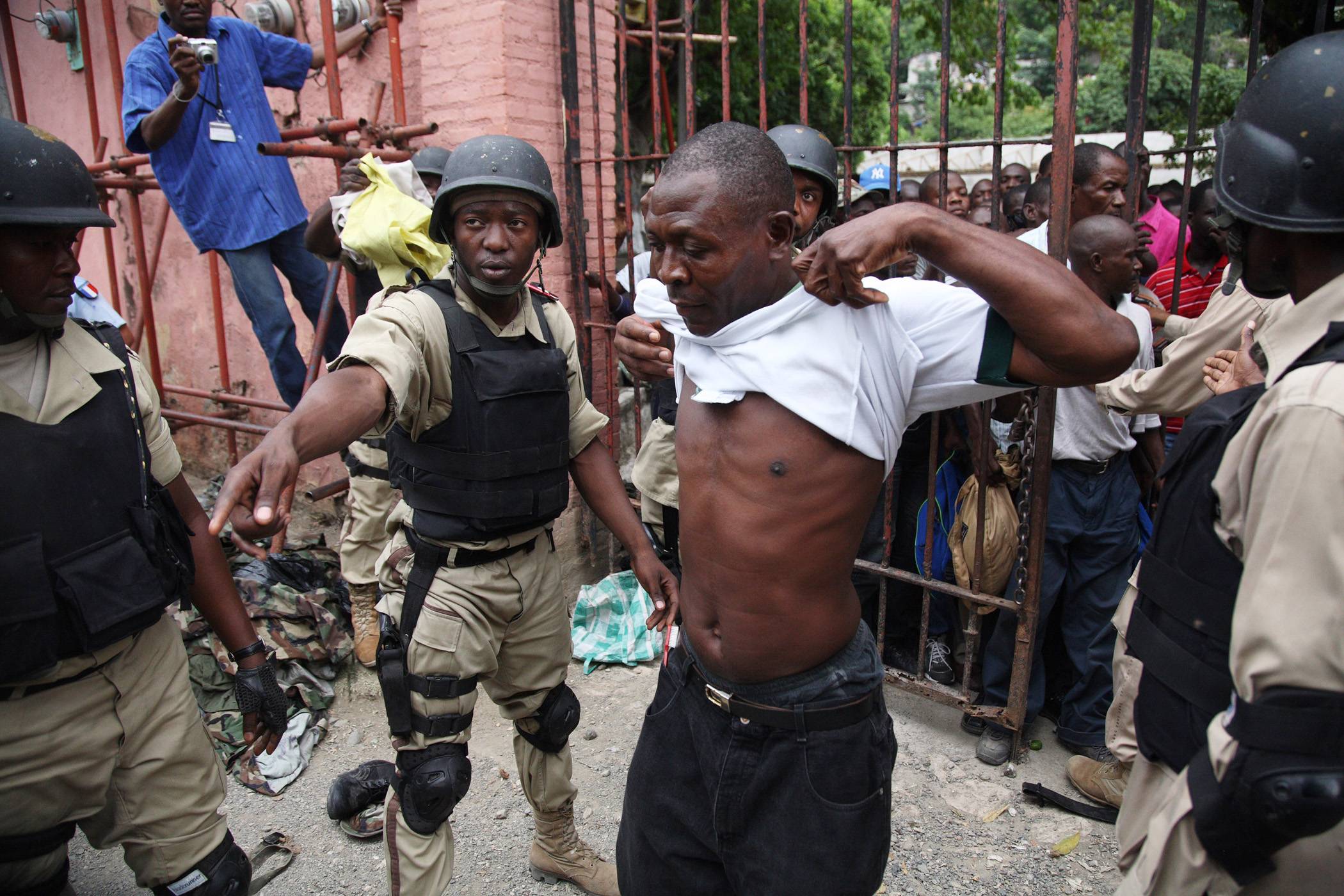 U.S. Haiti Deportees Face Deadly Health Risks - Despite the country’s continuing struggles with public health and safety, human rights groups lamented the U.S.’s decision to continue deportations of some Haitian citizens back to the country.“The crisis has not gone away,” said Michel Forst, an expert on human rights in Haiti, according to the Florida Center for Investigative Reporting. “The most important help the international community can give to Haiti is to suspend the forced return of Haitians.”(Photo: Daniel Morel/Getty Images)