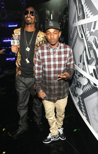 Uncle to Nephew - Uncle Snoop chops it up with his Cali nephew and self-proclaimed &quot;king&quot; Kendrick Lamar backstage at the 2013 Hip Hop Awards. (Photo: Bennett Raglin/BET/Getty Images for BET)