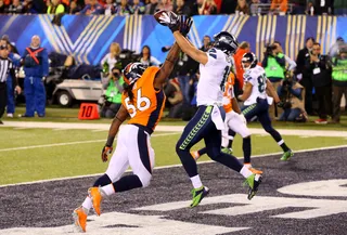 What Cold? - The 49 degrees felt nothing like February in the Northeast. So much for all the concerns leading up to the first outdoor Super Bowl in a cold-weather city.(Photo: Ronald Martinez/Getty Images)