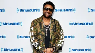 110923-celebs-shaggy.jpg