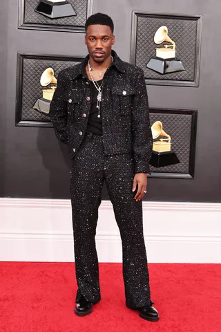 040322-style-grammys-giveon.jpg