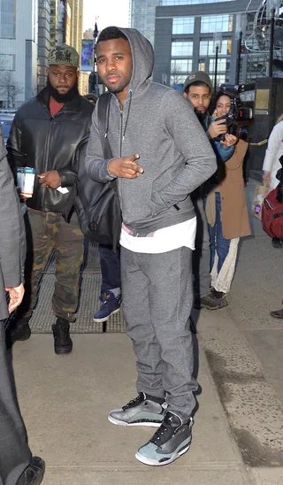 Mr. Casual - R&amp;B crooner Jason Derulo arrives at his hotel in NYC rocking a pair of sweats and Jordans.&nbsp;(Photo: RGK, PacificCoastNews)