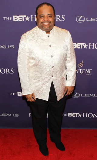 Gettin' Political With Roland Martin - Left leaning political commentator Roland Martin rocked the red carpet in a cream jacquard blazer.&nbsp;(Photo: Paul Morigi/Getty Images for BET)