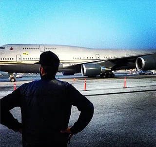 Swizz Beatz @therealswizzz - "Just when you think your doing it Big! Remember there's always somebody doing it Bigger! Never get relaxed! #Motivationiskey #2013 "Production maestro Swizz Beatz shares some words of motivation as he bewildered by a private jumbo jet. (Photo: Instagram via Swizz Beatz)