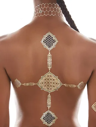 Honey On Top - Show the complexity of a Bey with your personalized hive.(Photo: Erik Ian courtesy of Flash Tattoos)