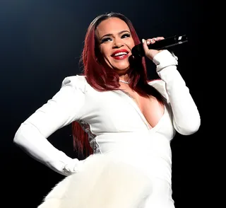 663446355PB00016_Puff_Daddy