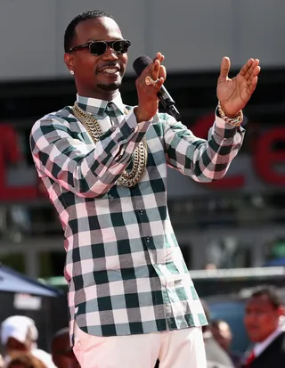 The Juice Man - Rapper Juicy J knows how to get the crowd hype and he does just that during the BET Awards '14 Pre-Show.(Photo: Mark Davis/BET/Getty Images for BET)