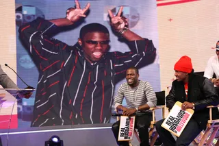 Them Paws - Actor Kevin Hart poses for a pic where he looks like he's going to put them paws on someone. (Photo:&nbsp; Bennett Raglin/BET/Getty Images for BET)