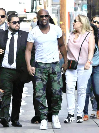 Ready to Brawl - Floyd Mayweather and his entourage arrive for his appearance on Jimmy Kimmel Live! in&nbsp;Los Angeles.(Photo: Cathy Gibson, PacificCoastNews)