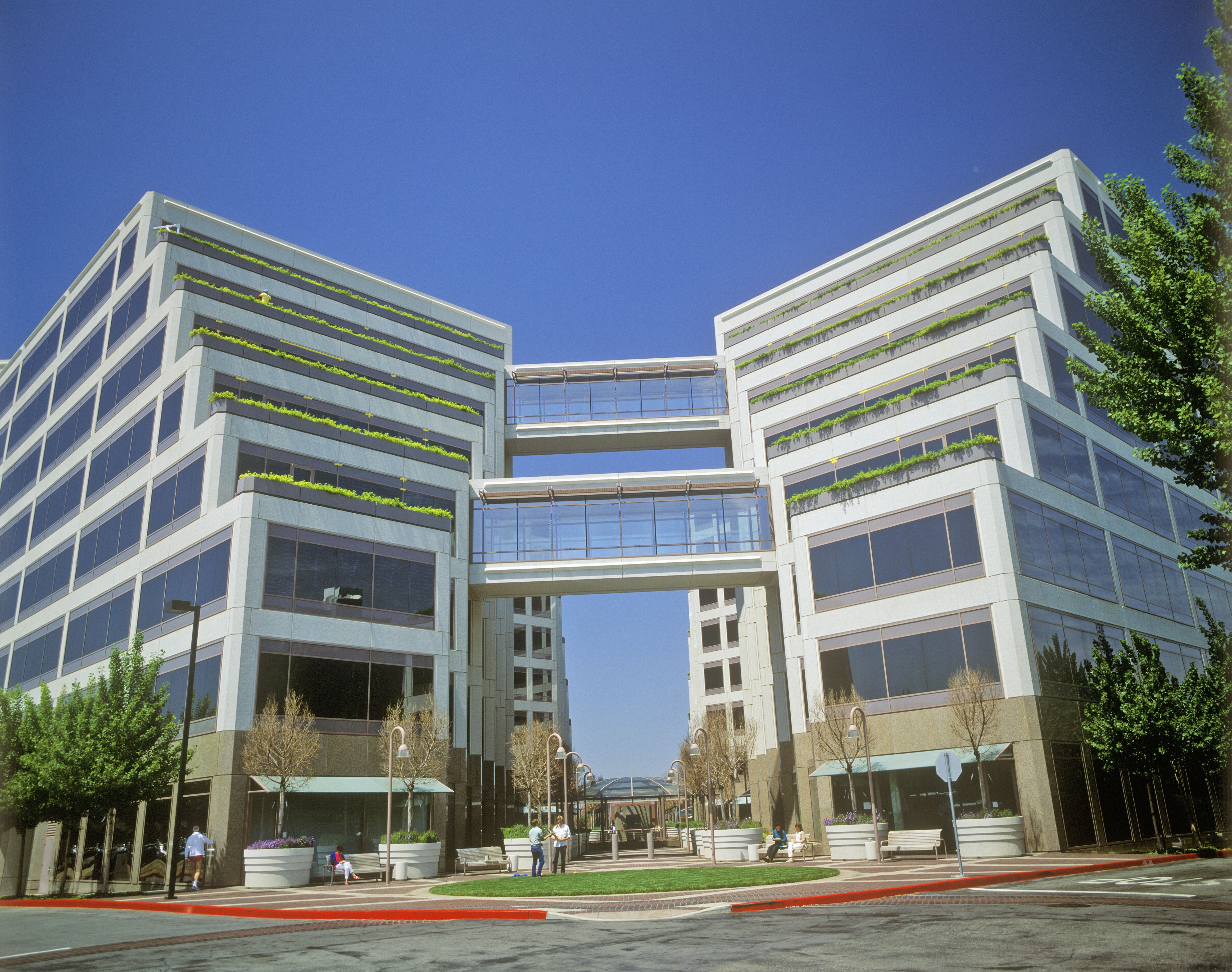 Apple Corporate Headquarters in Cupertino, California (Photo by: Joe Sohm/Visions of America/Universal Images Group via Getty Images)