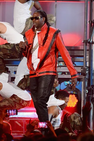 He's Different - 2 Chainz also joined Derulo on stage for a verse or two.  (Photo: Ethan Miller/Getty Images)