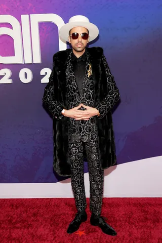 112021-style-sta-red-carpet-dj-cassidy.jpg