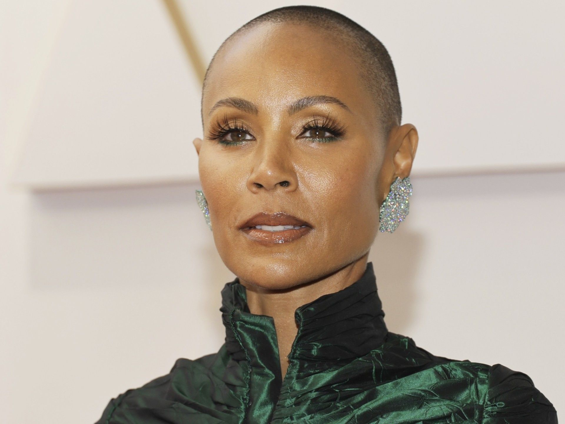 Bill Maher Minimizes Jada Pinkett Smith’s Alopecia, Tells Her To Put A