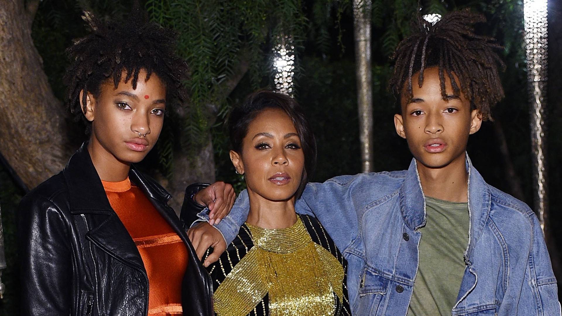 Jada Pinkett-Smith, Willow and Jaden Smith on BET Buzz 2020.