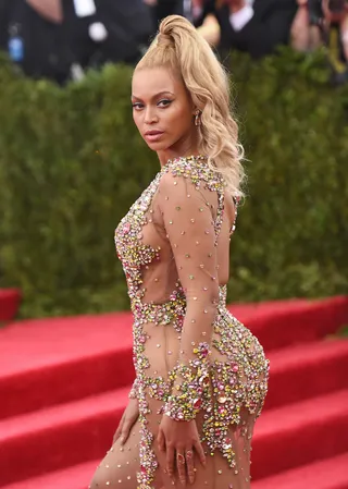 Living a vegan lifestyle has major benefits. Just ask&nbsp;Beyoncé: - "This is something I have to share with everyone. I am not naturally the thinnest woman. I have curves. I'm proud of my curves and I've struggled since a young age with diets. Finding something that actually works and keeps the weight off has been difficult for me... I felt like my skin was really firm — a lot tighter than when I deprived myself of food — and the weight stayed off."(Photo: Mike Coppola/Getty Images)