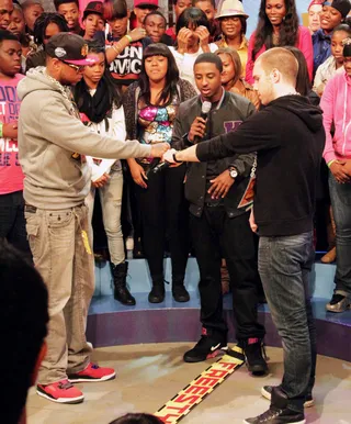 Touch Mics - Alicia Keys visits 106 &amp; Park (Photo: Randy Smith/BET)