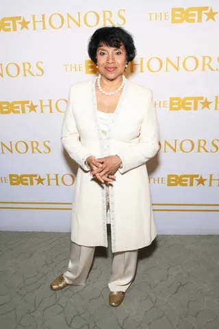Mother Phylicia&nbsp; - Theatrical Arts honoree Phylicia Rashad debuts a new 'do on the red carpet of the honoree.(Photo: Bennett Raglin/BET/Getty Images for BET)